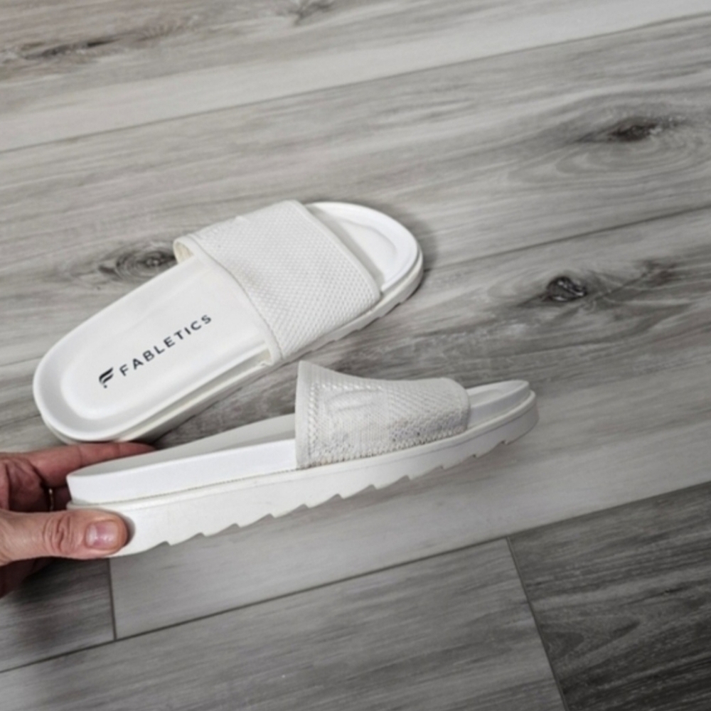 Fabletics Women's White Slide Sandals with Textured Strap Sz 6